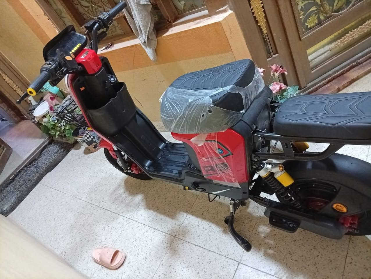سلام  عليكم دراجه شحن ار 9 للبيع صار لي اسبوعنا مطلعها بطاريتها كبير يريد يستفسر على هذا *********** واسب
