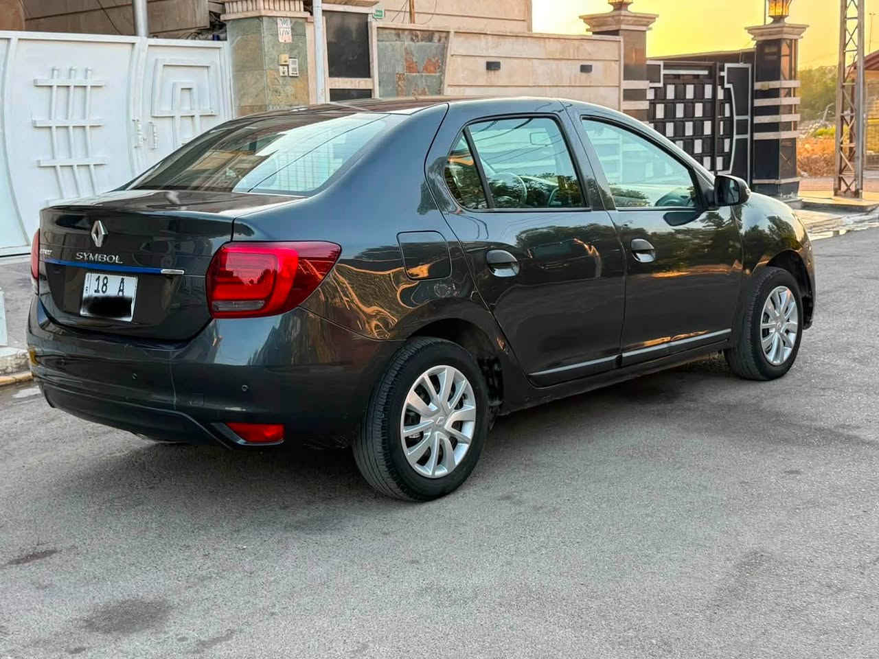 السلام عليكم
رينو سنبل 2019 

محرك 1600 كير اوتماتيك بيه صبغ جاملغ وباب بدون دواخل فقط رش اثر شخوط كير ومحرك مكفولات صدر امامي وخلفي جديد تخم تاير جديد كهربائيات كله شغاله تبريد ثلج سياره بدون نقص ابد رقم دولي بأسمي تحويل بكل مكان مباشر السياره معروضه ( 72$ ) وبيه مجال بسيط مكاني بغداد الكرخ للاستفسار ***********
