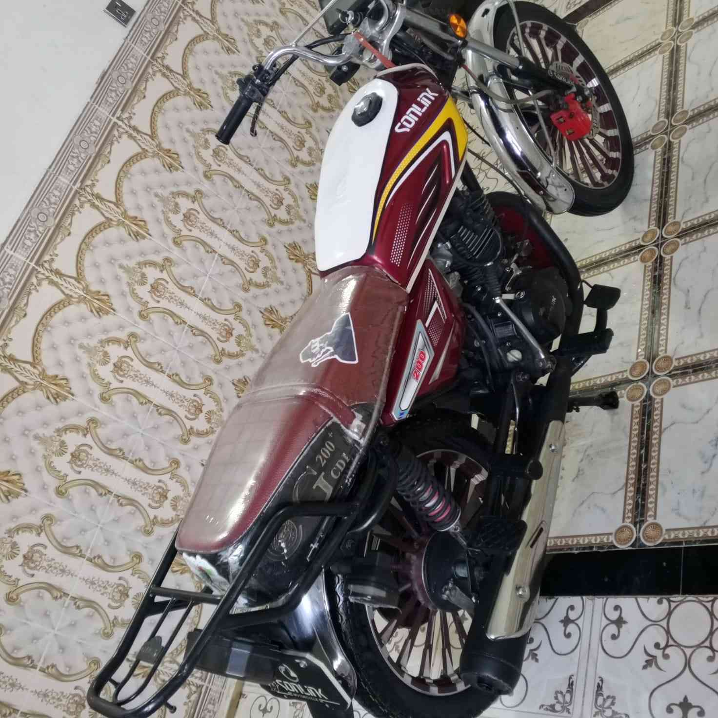 السلام عليكم دراجه ايراني للبيع موديل 2025
محرك200 اوراق  الدراجه خير من الله مكينه ماممدود عليهه سبانه دراجه كفاله عامه من كلشي  السعر 700وبيهه مجال مكاني بابل محاويل   الرقم***********
