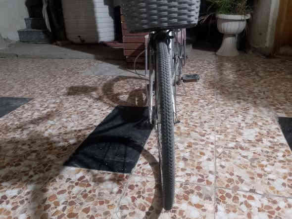 مكاني بغداد الدورة الصحة شارع الزيتون 
الرقم ***********
البايسكل الابيض ب50 الف
البايسكل الثاني ب65 الف 
نظيفات وكبل تطلع بيهن
