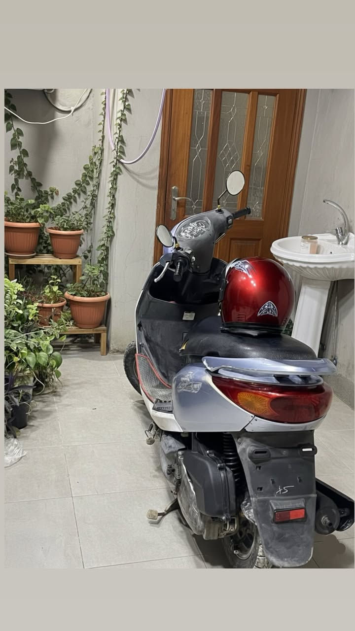 � دراجة بريز ياباني للبيع نازله رمبه 

دراجة نظيفة جداً ومحافظ عليها فول 👍
✔️ مكينة مكفولة بلادي – برغي ممفتوح
✔️ الكفرات نضيفات
✔️ نكره سلف
✔️ هندر شغال
✔️ لايت أمامي وخلفي شغال
✔️ إشارات يمين ويسار شغالة
✔️ هورن شغال
✔️ الدراجة كاملة ومكملة ما بيها أي نقص

الدراجة مرتبة وتخبل  مو شلون ما جان محافظ عليها.

💰 السعر: مليون و200
السعر نهائي وغير قابل للمساومة واللي ما يعجبه السعر رجاءً لا يتواصل


**إذا كنت صاحب هذا الإعلان وتريد حذفه لأي سبب، رجاءا أرسل رسالة إلى الدعم الفني**