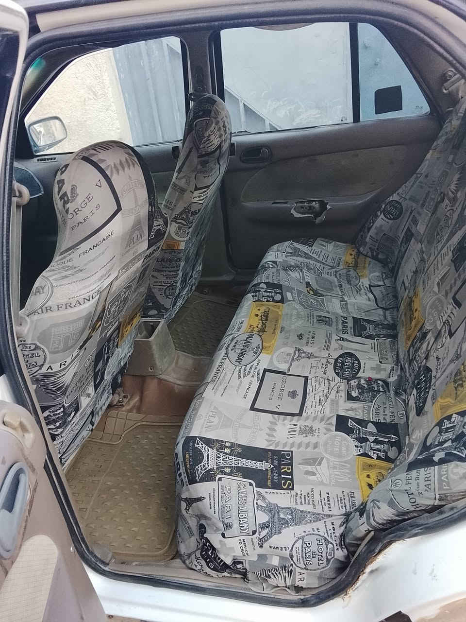 سيارة سيفيا موديل 94 السعر 30 ورقة مكاني المحمودية
للاتصال ***********
