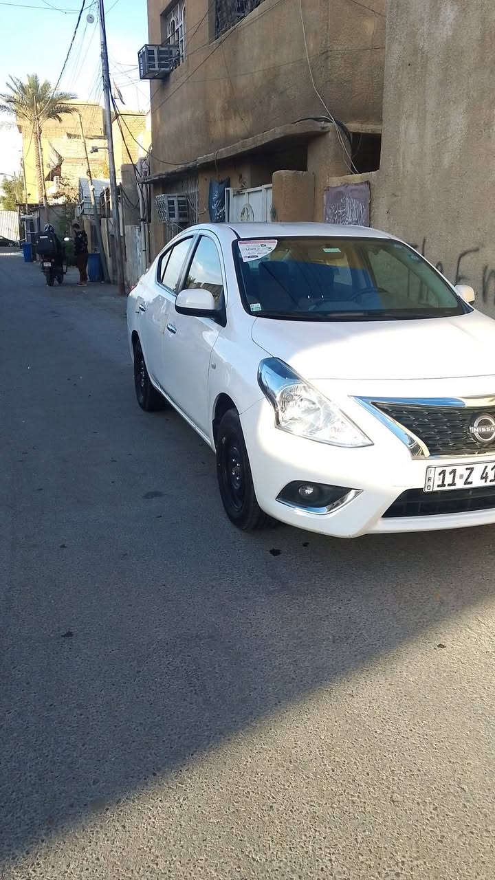 السلام عليكم نيسان سني هندي موديل 24 رقم بغداد بسمي. السيارة بيها قطعتين صبغ   السيارة ماشية 29الف  السعر 115وبيها مجال بسيط حك جية  العنوان بغداد حي القاهره ***********
