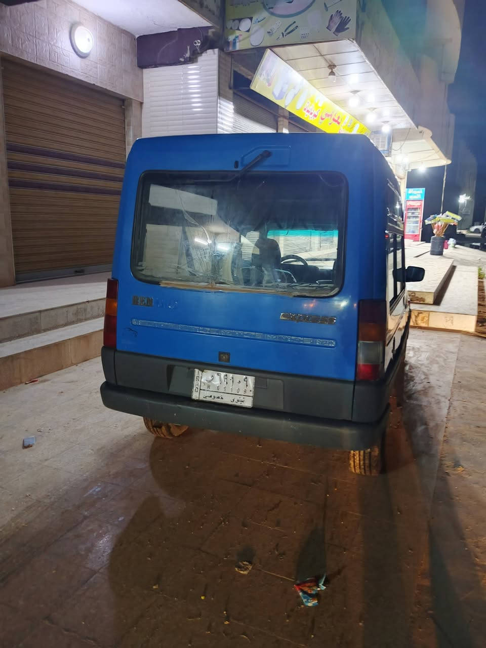 سياره رينو للبيع كير محرك شرط طخم تايرات رقم الماني كابون بانزين موجود شرط التحويل السعر 30 الستفسار علا هاذ الرقم *********** المكان موصل الجانب اليمن
