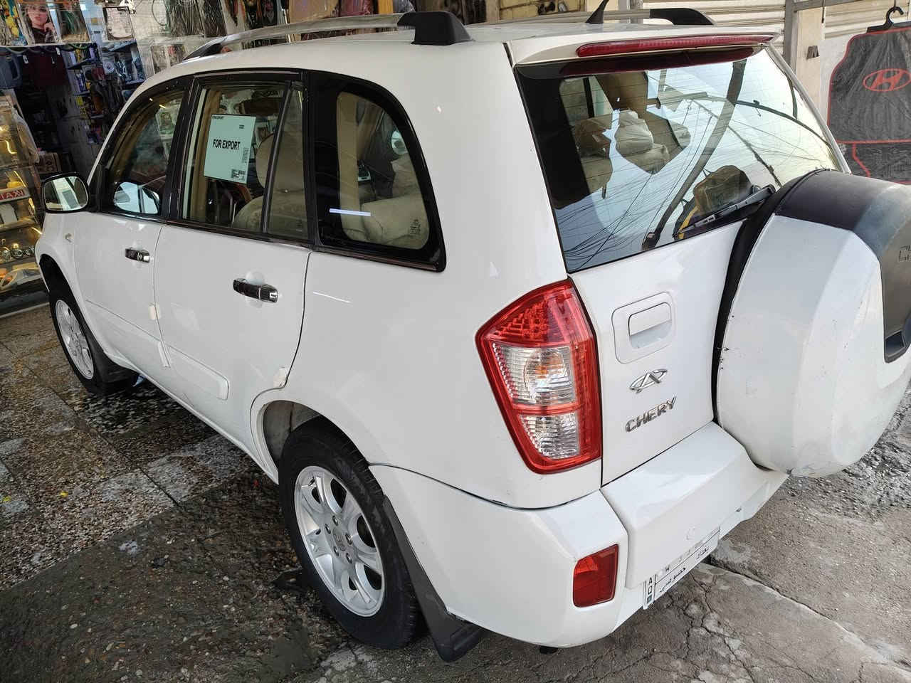 السلام عليكم 
تيكو موديل 2012 رقم بغداد مشروع وطني بسم السياره جاهزه للاخير ومكفوله لا ضربه ولا صبغ كير ومكينه وتبريد خير من الله تخم تاير جديد صدر نضيف السعر 55وبيها مجال قليل العنوان بغداد البياع 
***********
