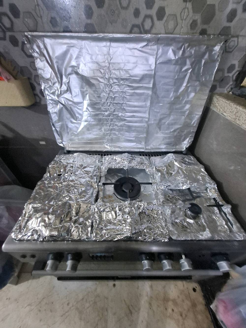 غرفه نوم شبابيه سعرها ٥٠٠ الف  وبيهه مجال  اخت الجديده  
الميز اتواليت بس السجه مال الجرار  فالته  بس الجرار موجوده 
كنتور صاج ٤ بيبان كل خانه ٤ طبقات سعر ٤٠٠ الف وبيه مجال
طباخ ايطالي  اخو الجديد شغال الفرن والعيون شغاله السعر ٤٠٠ الف  وبيهه مجال 
عجانه وقلايه هوائيه وعصاره مال فواكه  جديدات كلاثتهن   ٢٥٠ الف  
اي استفسار على هذه الرقم  
***********