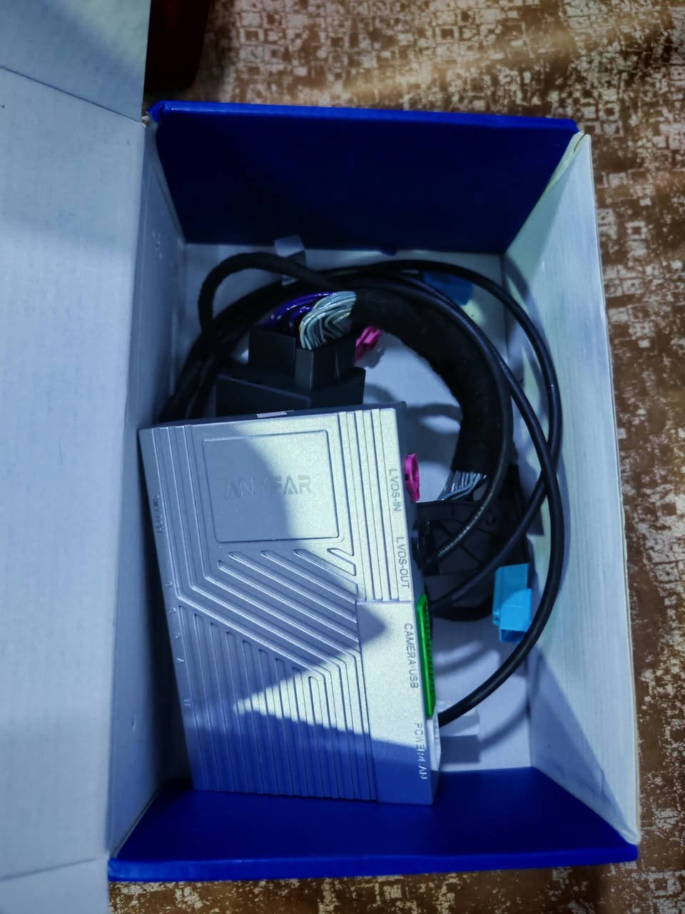 جهاز فك تشفير يمكن يرهم على مارسدس وال فالفو 🌹
......

. مزود بتقنية واي فاي مدمجة بتردد 4.2 جیجاهرتز و8.5 جیجاهرتز لاتصال مریح وتقنية بلوتوث 5.0 
. نظام CarPlay السلكي/اللاسلكي، قم بمزامنة عالمك في ثوان: الموسيقی والخرائط والمكالمات الهاتفية دئمًا على لوحة القيادة 
4. نظام Android Auto سلکی /لاسلکی، کابلات أقل، تحكم أكبر. تقنية سلسة لحياة عملية 
. التحكم عبر أزرار عجلة القيادة والتحكم باللمس (*حسب مواصفات السيارة) والتحكم الصوتي بقول: "یا سيري..."' 
6. تطبيقات الملاحة عبر نظام تحديد المواقع العالمي (GPS)، وخرائط جوجل، وویز، وخرائط أبل، جميعها توفر معلومات حركة المرور المباشرة. 
7. معالج إشارة رقمي مدمج، ومعادل صوت قابل للتعديل بالكامل، وجودة صوت أفضل. 
8. مع مدخلین y ،RCAسمح لك بإضافة کامیرا خلفية وكامیرا یمین PAL .NTSCg 
و. يدعم توصیل کامیرات بانورامية عالية الدقة بزاوية 360 درجة وخطوط توجيه دیناميكية، بالإضافة إلى التحكم في مسافة الركن. تصمیم رکن مطابق للمواصفات الأصلية. 
10. التوصيل والتشغيل، ترکیب غيرمدمر، خال من قطع الأسلاك. 
11. يمكنك تشغيل/إيقاف شاشة CarPlay في أي وقت باستخدام عناصر التحكم الأصلية


**إذا كنت صاحب هذا الإعلان وتريد حذفه لأي سبب، رجاءا أرسل رسالة إلى الدعم الفني**