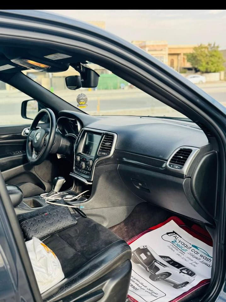 السلام عليكم
للبيع جيب لاردو فئة بلاك توب
موديل 2018 - وارد أمريكي
• السيارة حادثة بنيد و جاملغ
• الجاملغ الثاني ربع منه صبغ
• لون مميز
• رقم سليمانية
• بسمنة السيارة نظيفة جداً
• ما بيها أي نقص
المواصفات:
• كشنات جلد ومخمل
• تدفئة بالكشنات
• تدفئة بالستيرن
• كشنات كهرباء
• صندوك كهرباء
Carplay شاشة كبيرة مع •
• وباقي مواصفات الجيب المعروف
اي استفسار اتصل على الرقم
(‭0776 370 5097‬) مكان السيارة بغداد حي الجهاد 
( )
السعر (182)
