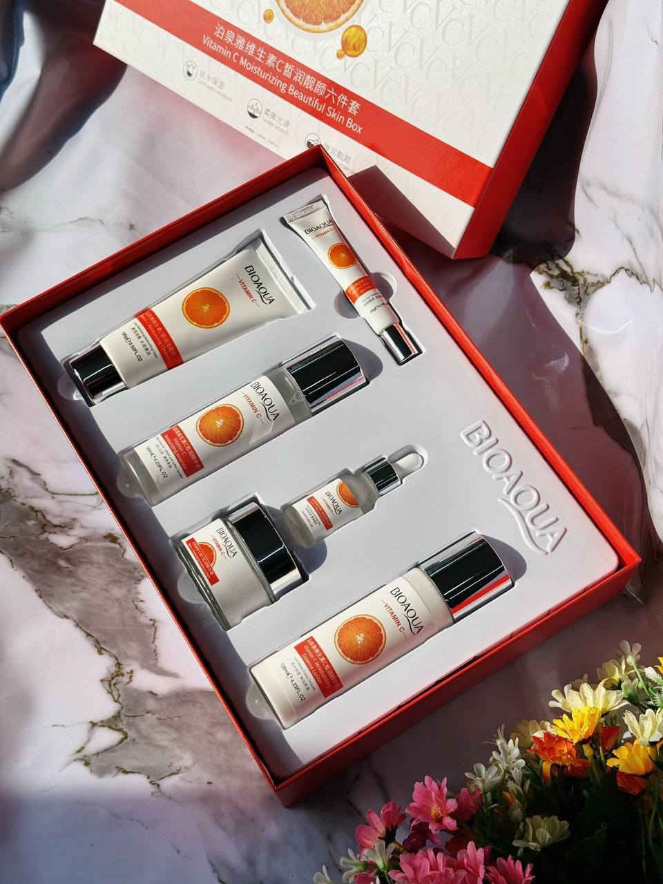 بوكس النضارة المتكامل.. ودعي الشحوب واستقبلي الإشراقة! ✨🍊
لأن بشرتج تستحق دلال خاص، وفرنالكم بـ آڤين ستور السيت الكوري الأشهر من شركة BIOAQUA الغنية عن التعريف. روتين كامل بـ 6 قطع أساسية تعيد الحياة لوجهج بمستخلص فيتامين C الطبيعي.
لماذا تختارين بوكس فيتامين C؟ 🧡
تفتيح وترطيب: يمنحج تفتيح ملحوظ وترطيب عميق يدوم طويلاً.
نضارة فورية: يخلص البشرة من الجفاف والزيوت الزائدة لتبدو صحية ومشرقة.
عناية بالعين: يحتوي على كريم خاص لإزالة الهالات السوداء حول العين.
مرونة ونعومة: يعيد مرونة البشرة ويجعل ملمسها كالحرير.
مكونات البوكس الملكي (6 قطع): 📦
غسول (100g): لتنظيف البشرة بعمق.
تونر (120ml): لغلق المسام وإنعاش الوجه.
سيروم (30ml): التغذية المركزة للوجه والرقبة.
كريم مرطب (50g): يستخدم كبرايمر قبل المكياج أو واقي الشمس.
كريم العين (20g): مخصص للهالات والعناية بمنطقة العين.
لوشن/إيمولشن (120ml): لترطيب الوجه واليدين قبل النوم.
التوصيل: متوفر لجميع محافظات العراق
للحجز: أرسلي اسمج وعنوانج ورقمج على الخاص وتدللين عيوني.


**إذا كنت صاحب هذا الإعلان وتريد حذفه لأي سبب، رجاءا أرسل رسالة إلى الدعم الفني**