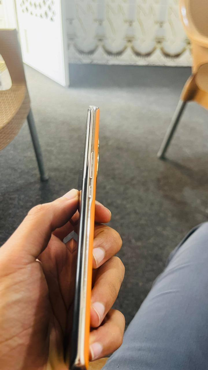 HONOR X9b
للبيع معه ملحقاته
نضيف ولا مفتوح


**إذا كنت صاحب هذا الإعلان وتريد حذفه لأي سبب، رجاءا أرسل رسالة إلى الدعم الفني**