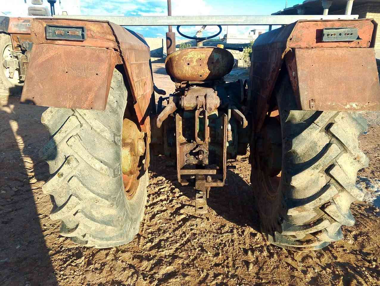 السلام عليكم
عنتر ٧١ بدون رقم . شرط محرك كير اكسن هيدروليك
موصل.. ربيعة
التواصل على الرقم***********...... ***********
