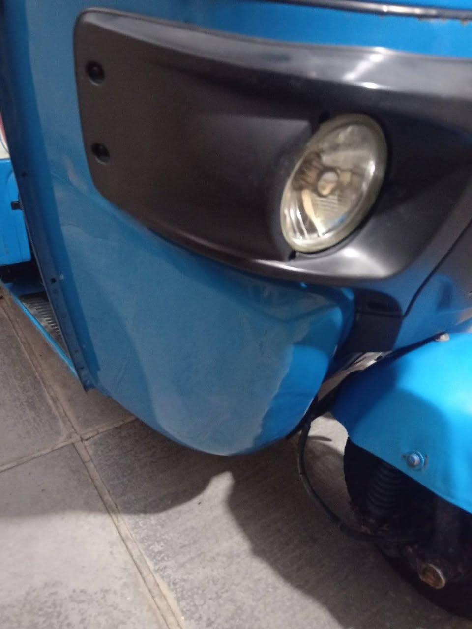 تكتك باجاج موديل 20 شهر 12 يوم 26 تكتك رقم وسنويه مكفوله من ضربه وصبغ مكينه ناعمه الا تنقيص الا تبخير سعر 7300 وبيه مجال بسيط مكاني  بغداد النهروان ***********
