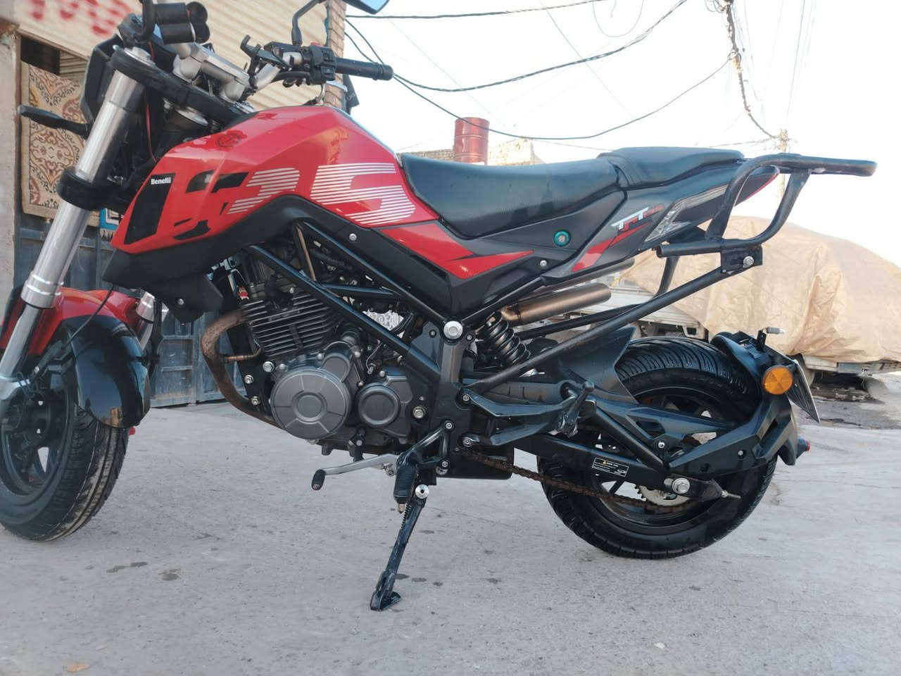 سلام عليكم دراجه بنلي135 موديل2022 نازله ب2023 رقم بغداد تحويل مباشر  ماشية 14  الدراجه ممفتوحه  تايرات زوج جديد وياها سيباية وصندوك قماش عنواني بغداد حي اور ***********
