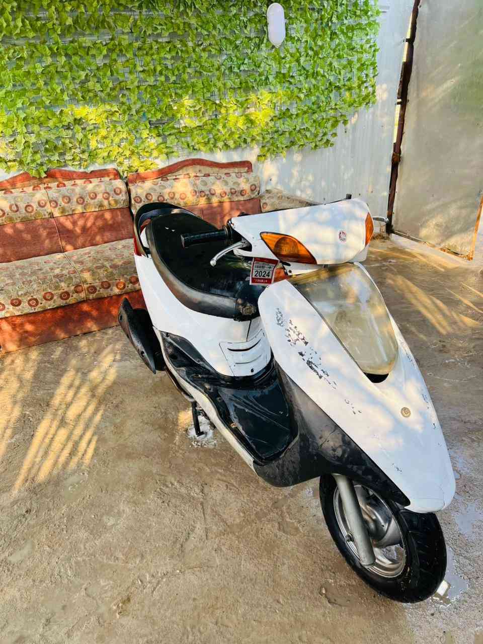 سلام عليكم درجة بريز للبيع كهربائي كلها شغلات بس عوزها باتري وذه مصدك جيب باتري وشوف بعينك وعزها بنز مال كلج خلفي لين ساحك كفرات تجاريه تيرات جدد لمكان بغداد البلديات ضباط سعر 300 وبيها مجال رقم ***********
