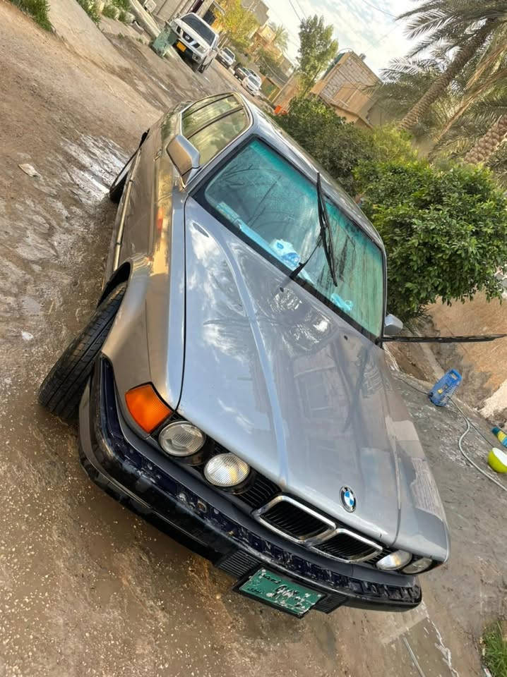 السلام عليكم 730 محرك v8 رقم نينوى فحص والجديد الماني باسمي مامستلمه بعدني دافع رسومه والمعامله كامله فقط هزه واستلام 
المحرك شرط النظافه الكير جديد شداه حاوية لكن صار نضوح دهن من صوندات التبريد وحمه كام النمره الاولى بصعوبه تجي 
ابيعها واقع حال تريد تفصيخ تريد تعمر بكيفك بعد السياره موصله قبل فتره 37 لكن مالي خلك أعمر ابيعها 25 وبيها مجال مكان السياره كربلاء للتواصل *********** واتساب او اتصال
