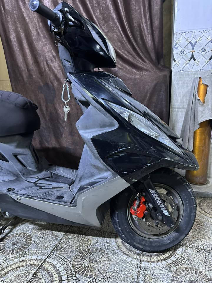 GTR.              دراجه مال رمبه مرتبه وبلاديه ما ناقصهه مبرغي بـ950الف دينار بيه مجال حك الجيه 
 مكاني بغداد 
هـ***********
