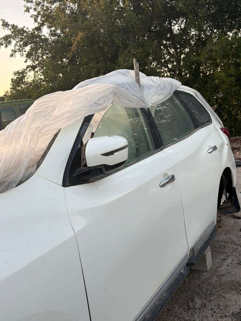 للبيع نيسان فاثفيندر 2018(حادث)
🔴محرك V6 وكير شغال 
🔴رقم 
🔴باب امامي خلفي جهه سايق
كوت 
***********
