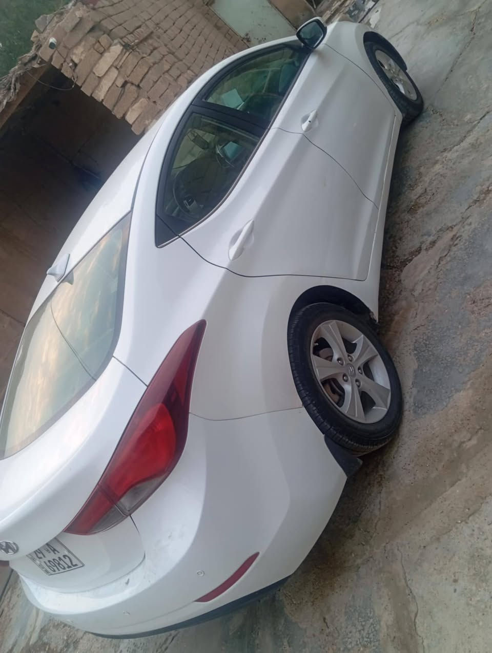 السلام عليكم للبيع  
موديل 2016 السعر 110
***********
فول مواصفات واحد على واحد 
1-بصمه تشغيل +ابواب+جنطه
2-تحكم ستيرن جهتين
3تدفائت كشنات 
4-فتحه 
5-تبريد بيانو
6-بريك ايكو 
7-دسكات اربع 
8-شاشه +كامره
9-محرك 2000
وبعد بيها مواصفات 
السياره بسمي رقم الگليزي واسط 
مصبوغه حزام بأمريكا شرط الإرباك سليم يعني بدون حادث وارد امريكي حادثها فقط دوسه اليسره عطره بدون داخل وصبغتها وعندي صورها قبل الصبغ والقماره بيها تگشير بين السلايت والجامه الاماميه وصبغته موجود سونار حديث قبل 20يوم  سويته
