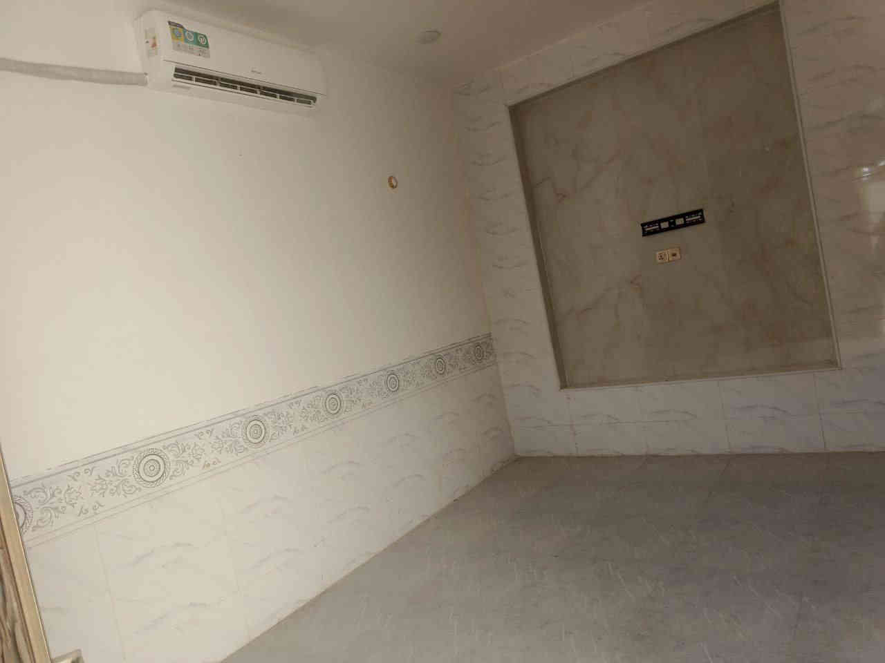 دار للا ايجار 🔥دار للايجار 🔥
في حي النداء مساحه 100
موقع مميز جدا جدا مقابل الاميرات 
 حديث لبيت نضافه فول يحتوي
علئ ٣ سبالت ماطور مي صخان 
. سعر ليجار 250 كل شهر بشهره
***********⭐️
