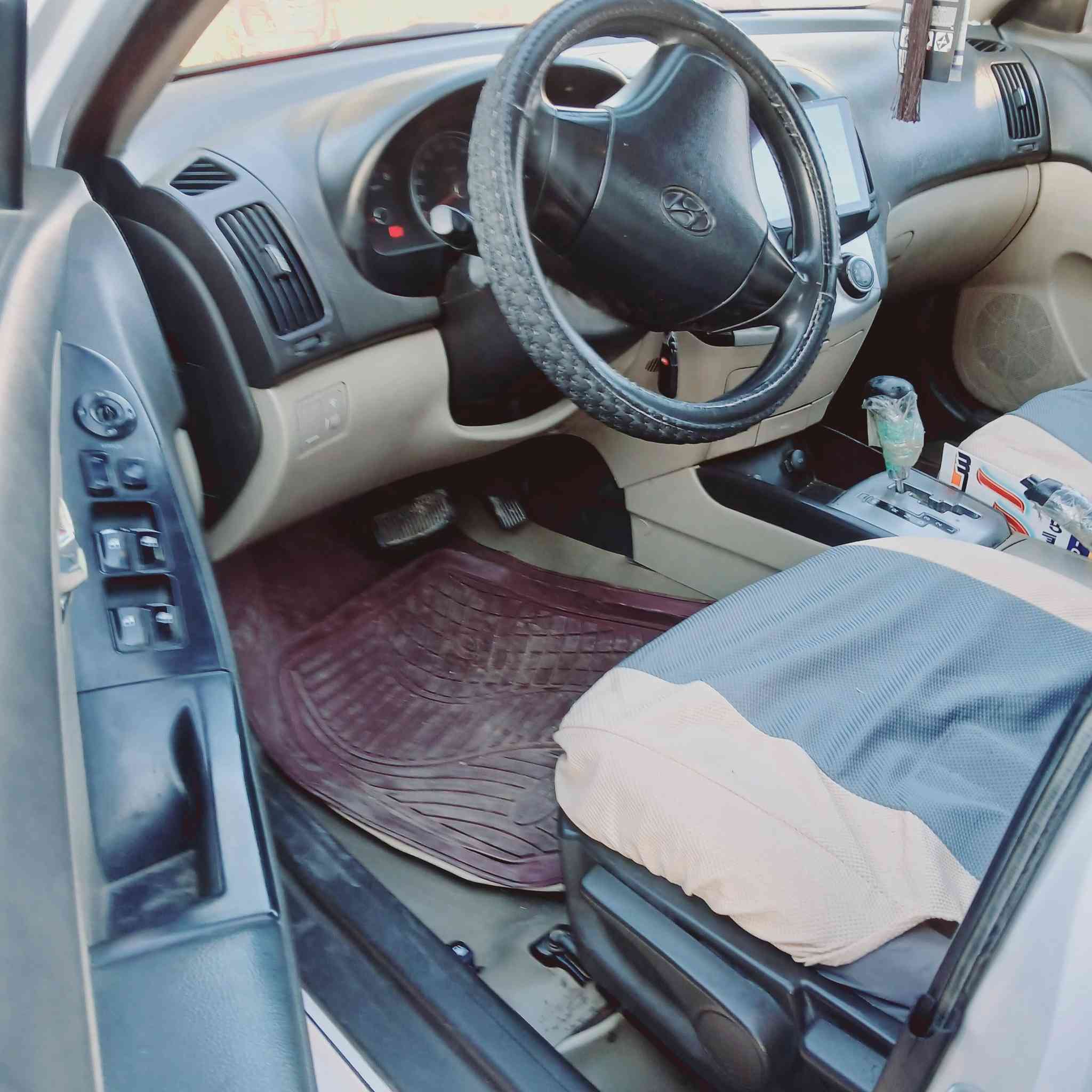 السلام عليكم النترا 2011 خليجيه سياره جديده بمعنى الكلمه محرك 2000 جديد كير تخم تاير صدر أمامي وخلفي كله جديد رقم بغداد تحويل ثاني يوم شركه عامه مكفوله عده صبغ باب خلفي شبرين وداير جمالغ الباقي كفاله عامه عل سونار مكان السياره بغداد ابو غريب السعر 118 وبيه رقم الهاتف ***********/
***********
