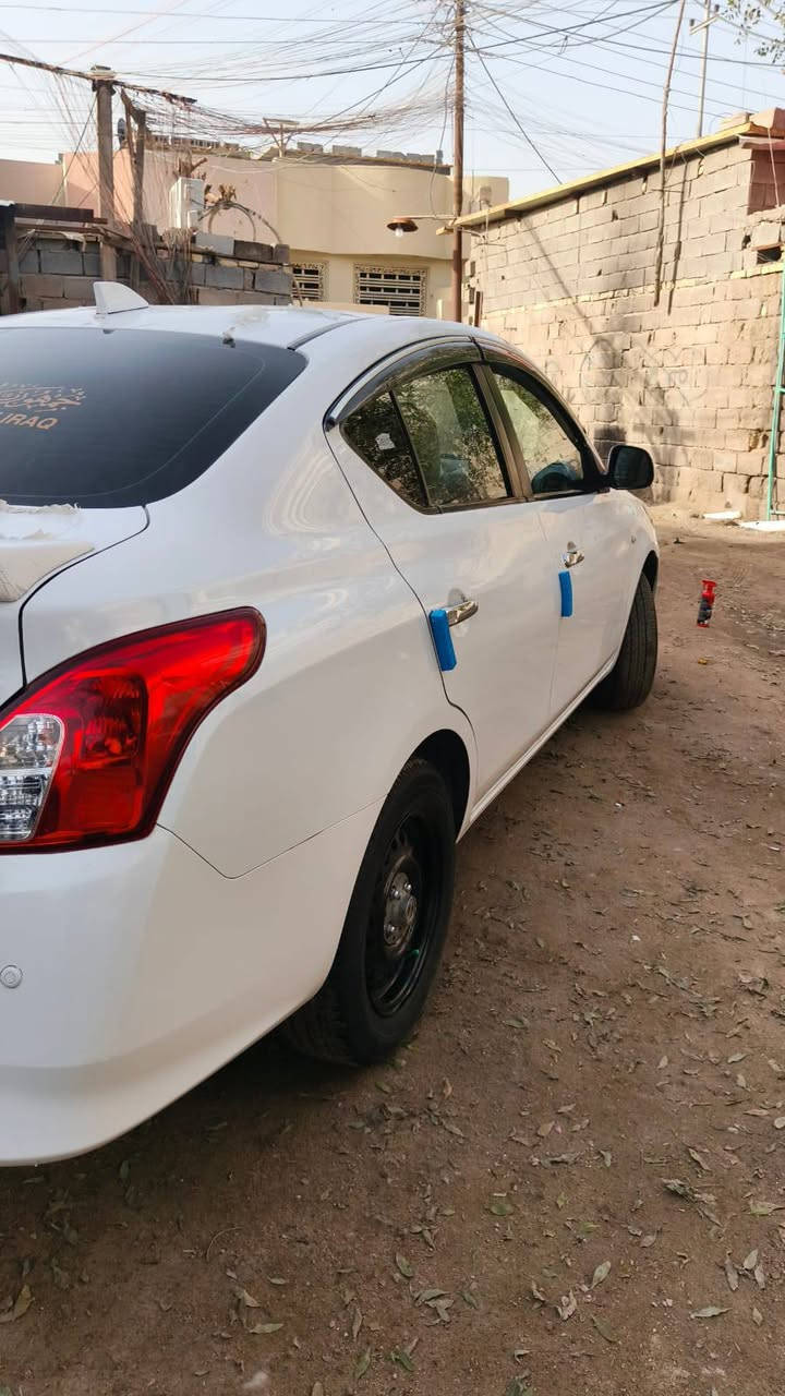 السلام عليكم نيسان سني 24 سياره كفاله من ضربه وصبغ وحته لبارد سياره جديده مدوشه ارضيه وكشنات تخم تاير جديد سياره ربع دينار ماتصرف عليه سعر 126 وبيه مجال العنون بصره شط العرب #***********
