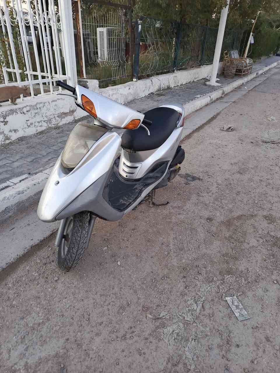 سلام عليكم دراجه بريز للبيع ماخذه رنبه كله شغاله وبلاديه السعر 600 وبيه مجال للشراي مكان بلديات رقمي ***********
