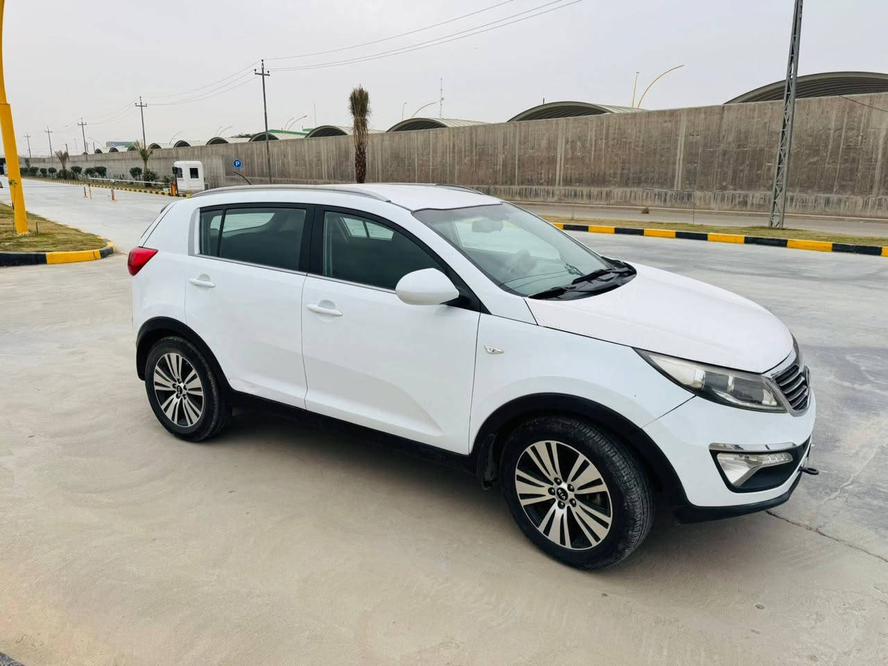 السلام عليكم كيا سبورتاج 2016 خليجي مكينه 2000 دوش سياره بيه قطعتين صبغ 
سياره جاهزه من مكينه وكير وحداديه وتخم تاير تبريد 
سياره جاهزه للاخير ماتصرف عليه الف 
موصفات 
كامرى 
تحكمات 
حساسات
اشاير بل مري 
مري شفط 
سنويه جديده لل ٢٠٣٠
رقم دولي 
هزه جديده 
تحويل وكاله 
السعر ١٤٧
مكان سياره بابل 
لاتصال 
***********
***********
