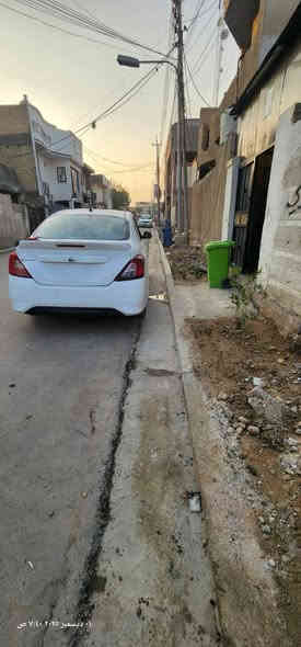 السلام عليكم ورحمة الله وبركاته للبيع بيت حي الجهاد الملحانية قرب حسينية سيد الشهداء (عرصة ) داخل منطقة امان من ناحية  الإزالة حتى يطوب في المستقبل اصل الارض ملجأ ،مساحة ١٠٠متر 
كراج ٤م ونص في٥م مع حمام خارجي للضيوف ، مدخلين للبيت  ممر جانبي عرض متر في ٩م ، استقبال ٦م في ٣م 
سقف كونكريت مسلح ، هول داخلي ٥م في ٣م سقف ساندويتش مع سقف ثانوي  مراوح لطش +ساحبة صاروخية
مطبخ ٣م في ٢م ، حمام ٣م في ٢م  داخلي غربي ، مكان للسخان مخفي  ،مكان للغسالة، و للمغسلة ، غرفة نوم كبيره ٥م في ٤م سقف ساندويتش مع سقوف ثانوي انارة وديكور ومروحة ، غرفة نوم ثانيه ٥م في ٣م سقف ساندويتش مع سقوف ثانوية انارة وديكور مروحة لطش  ،  ترك خلفي على عرض البيت ٧م في واحد ونص متر ، ،لايوجد درج للصطح 
البيت كامل من كل النواحي مبني البيت من ٢٠٠٧ ولحد الان 
يعني صارلة ١٧ سنة يعني ينشمل بل تطويب، الخدمات كهرباء ثري فيز وطنية ماء فول للصطح  مجاري طبليط جديد المنطقة هادئة واناس مترتبين مدراس درجة أولى 
قريب على الشارع التجاري ، بعد عن السريع مال حي العامل ٢٠ دقيقة مشي اتصال على الرقم ***********
