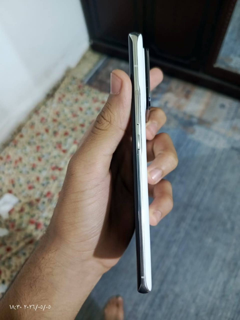 للبيع شاومي Mi11 ألترا ذاكره 256 جهاز شاشتين خلفيه واماميه فول كله شغال معروف بوبجي 90 فريم معالج قوي وكاميرات فول زوم 120 اقوه من سامسونج s24 بل كأمره جهاز مكفول عل فحص بس بي طبع بل شاشه من تخلي وضع مضلم يروح ما يبين جهاز كله شغال شاشه منحنيه والسعر 350 وبي مجال قليل للشراي رقم ***********
