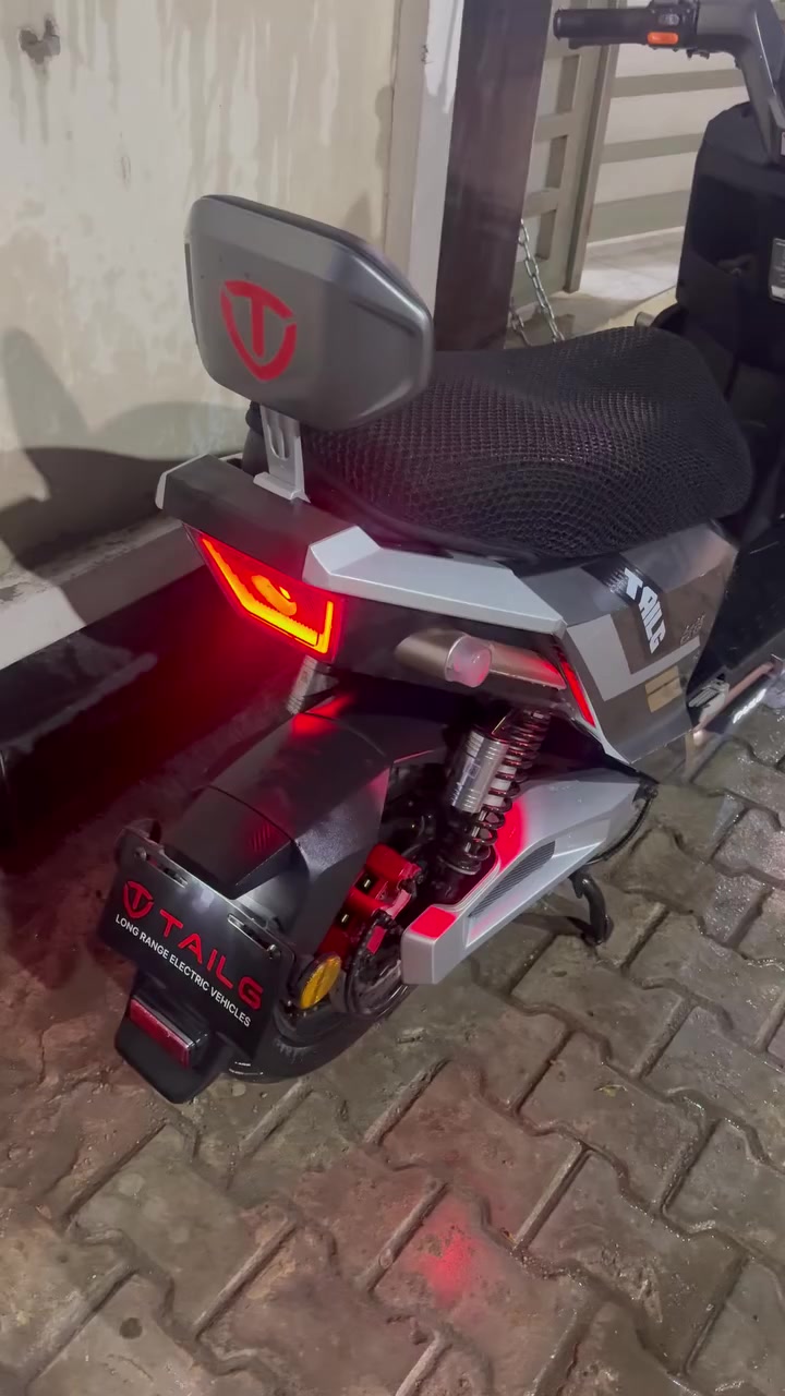 تالج سبورت 2026 مستخدمة قليل شهرين بطارية 6 كبار كرافين 35 امبير ملف الفين سعر جديده مليون و350  عارضها بمليون مكاني بغداد الحرية 

***********
