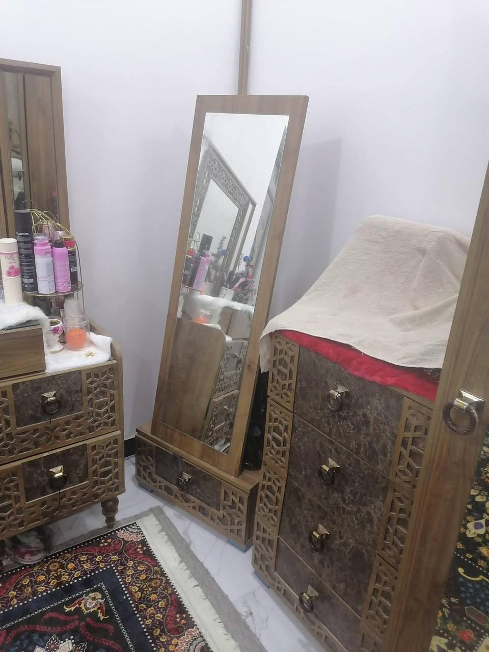 غرف سحب ثقيله ومواصفات حلوه نضيفه السعر 500
***********
