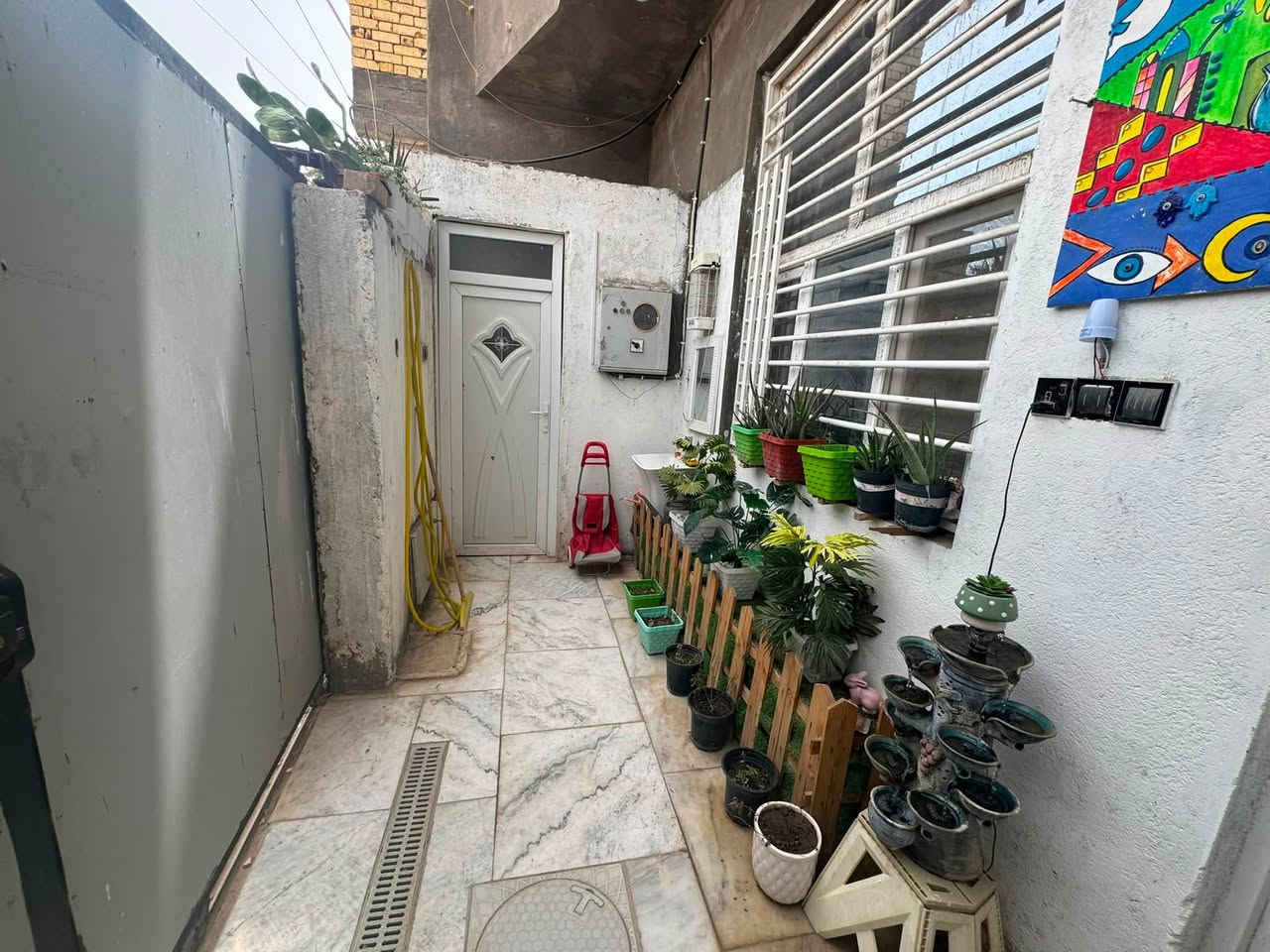 بيت للبيع مساحته 100متر في منطقة الموحيه بناء جديد طابقين الشارع المقابيل المدينه المائيه البيت مطلوب اسكان 60مليون
ابو علي للعقار***********
