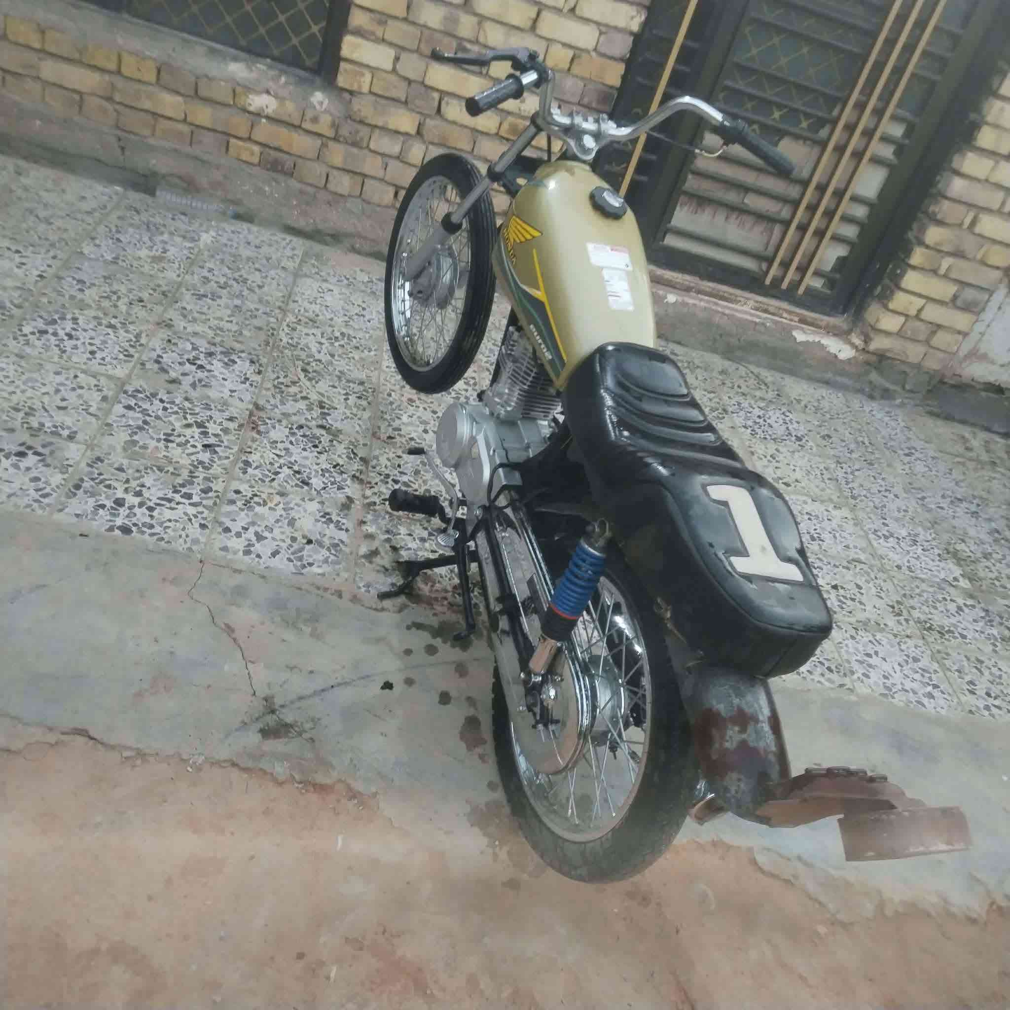 للبيع اربعه كير كلك حربي تعمير جديد ماعيزه برغي مكفوله من كلشي مكان شاميه *********** شراي يخابر مامتواج خاص
