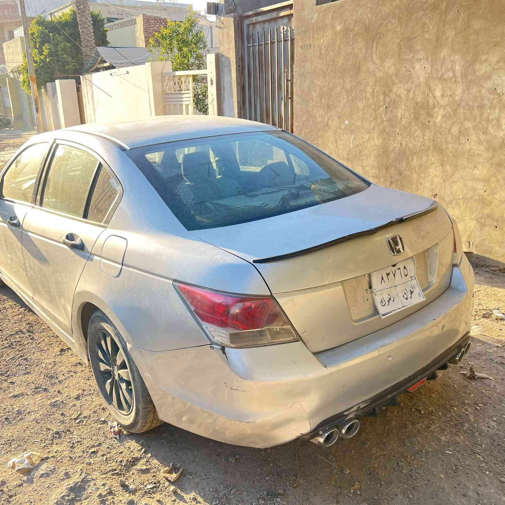 هوندا اكورد 
موديل 2010 
مصبوغة عام 
ضرر الجاملغ والباب الأمامي الأيمن
الرقم الخلفي مفقود 
وكالة باسمي 
مكان سامراء 
السعر 70 ورقة 
***********
