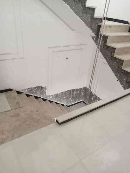 خلفه سيراميك درجه اولى بروسلين مرمر كاشي بايات شغل درجه اولى قضبان وليزر ***********
