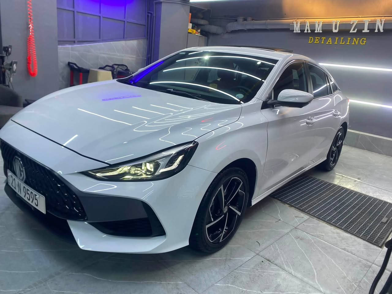 السلام عليكم ورحمة الله وبركاته
‏‎       ——— لـلـبـيع  ———

ام جي GT             —      MG GT

وارد خليجي         —. بدون ايرباك 

‏‎الموديل                — 2023

فئة.                   —       تروفي  

حجم المكينه         — Turbo 1.5 

‏‎اللون                 — ابيض   

ملاحظه ‼️ السياره لحد هاي اللحظه داخل الضمان 200 الف  صمان باقي ٣ سنه وات

‏‎حالة السياره.    — كفاله عامه  (( بيها مكانين بارد فقط )) 

‏‎المواصفات 

‏‎- بصمة تشغيل 

- بصمة أبواب 

‏‎- ترحيب عند الاقتراب 

- فتحة سقف 

‏‎- حساس خلفي

‏‎- شاشه كبيره تدعم نظام الأبل كار باي ونظام الاندرويد 

‏‎- ستيرن بحركه كهربائيه 

- تبريد قطعتين 

‏‎- بگ لايت LED 

- اوتو هولد 

- شاشه الكترونيه 

- شفتات ستيرن 

‏‎- تحكم ستيرن جهتين 

- كشنات جلد

- داخل لونين احمر + اسود 

- أشاره بالمرايه 

- هاندبريك بصمه

‏‎- تحديد سرعه 

‏‎-مانع انزلاق 

‏‎-ليد نهاري

- كامره خلفيه دواره

‏‎ باقي المواصفات المعروفه 

‎السعر            —١١٨ $

‏‎رقم السياره    — السليمانية 

‏‎موقع  السياره — السليمانية 

‏‎***********
