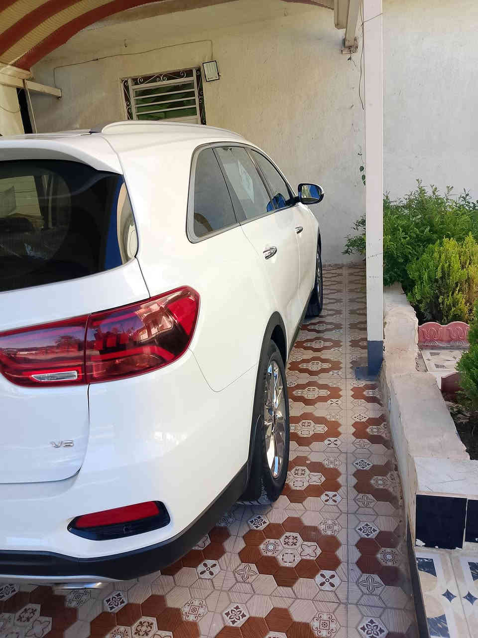 سورنتو20خليجي 6سلندر رقم بغداد مشروع وطني سنوية30 رقم جديد بيه صبغ ربع البنيد وربع الجاملغ الامامي جهة السائق  شرط الفحص ماشية 64 السعر240. ***********.   ديالى المقدادية
