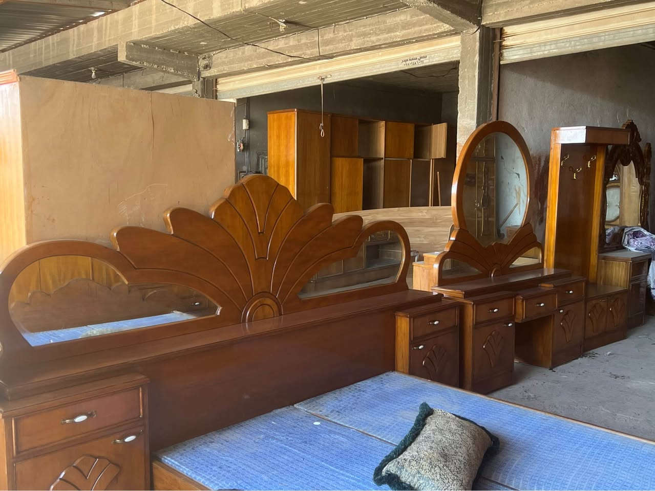 غرف نوم صاج داخل وخارج عدد 4
المكان بابل قضاء المحاويل مقابل معسكر المحاويل البوابة الشمالية بتجاه بغداد 
يوجد لدينا خدمة توصيل 
للاستفسار الاتصال على الرقم التالي *********** او التواصل عبر الواتساب برقم الاسيا حلة, بابل
