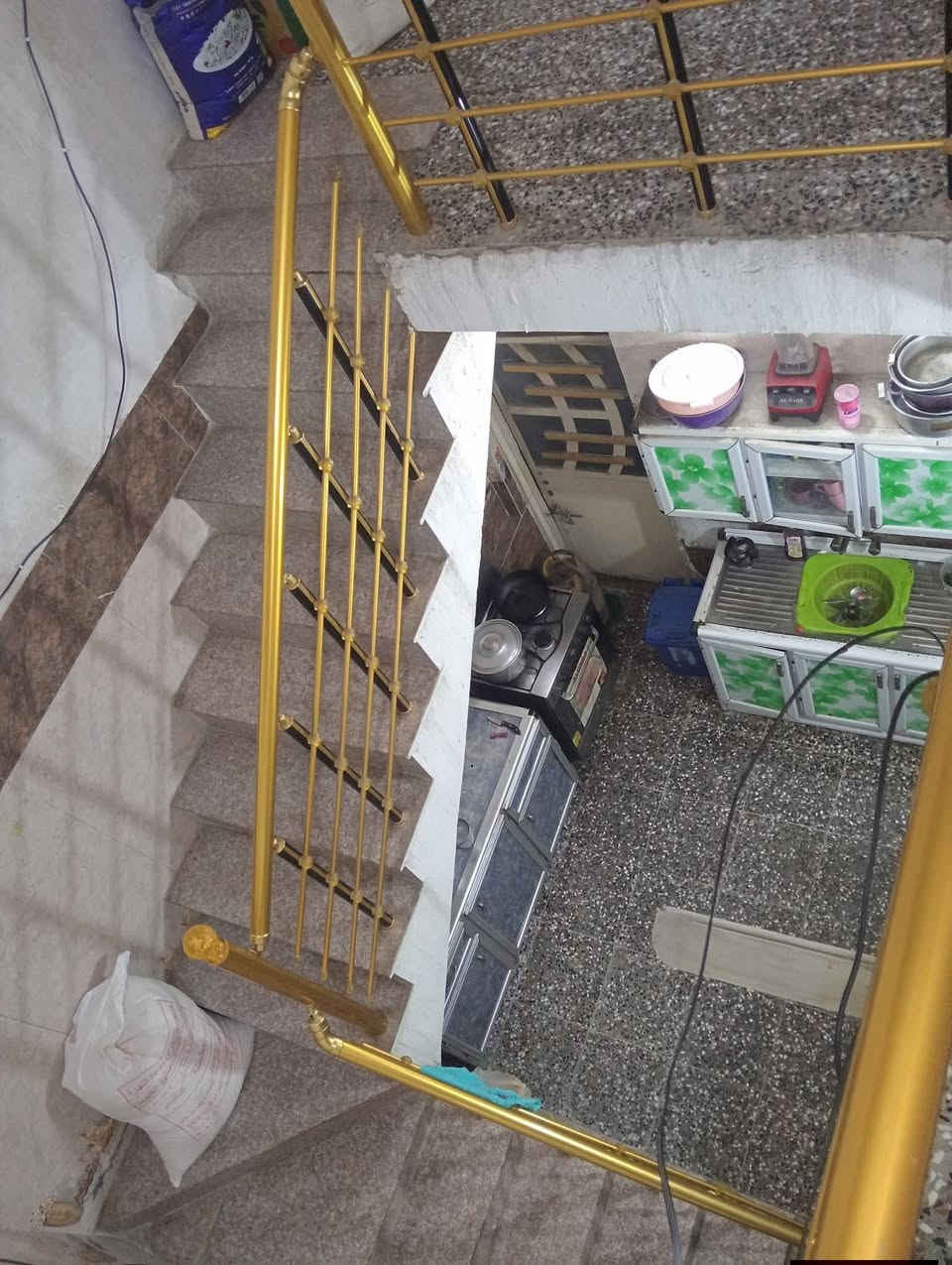 نصف قطعه 72 متر طابق ونص بناء حديث قطاع 33 بأول بلوك ع شارع السعر 110 بيها مجال قليل
*********** مكتب ميسان للعقار
