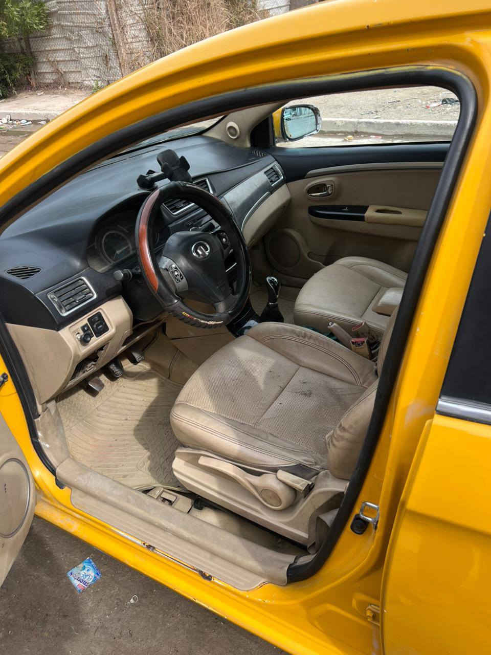 سلام عليكم من رخصه الادمن سياره فولكس كريت ويل موديل 2016مصبوغه حزام تبديل جاملغ الامامي الأيسر فقط محرك كورله 1600 كير مكفول تخم تأير جديد صدر خلفي امامي جديد كهربائيات ما بيه نقص رقم بغدادالسياره بسمي بيع مستعجل 50 بيه مجال بسيط ه‍..***********
