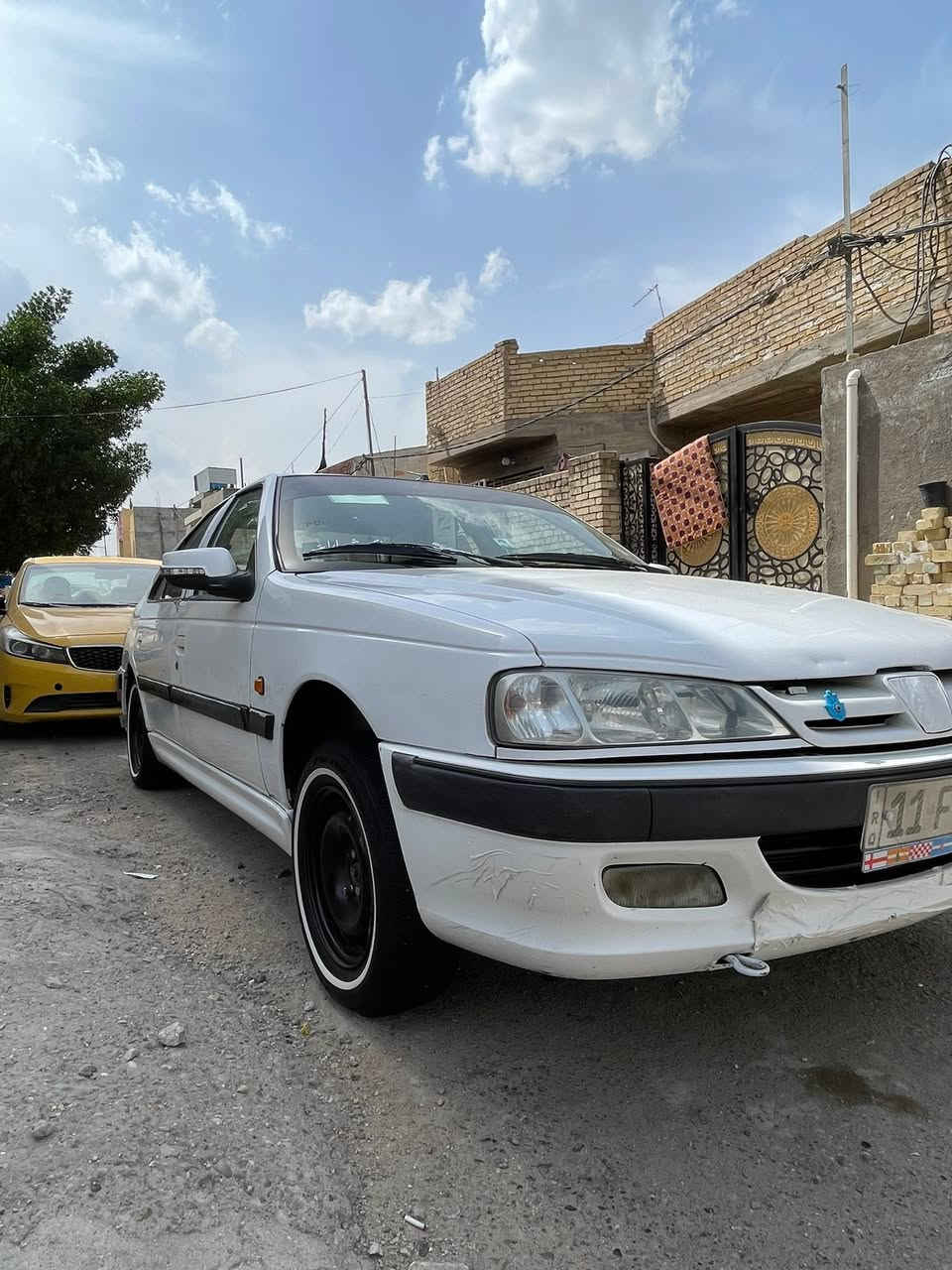 السلام عليكم بيجو بارص 2018 للبيع 
حداديه امامي خلفي جديد 
تخم تاير 
شاشه تاب داخلها بلجيس 
تبريد ثلج متكدر تكعد كباله 
سياره شوفت العين جاهزه وممعتازه شي ماشيه 178 
رايدها ب62 مكاني الامين رقم ***********
