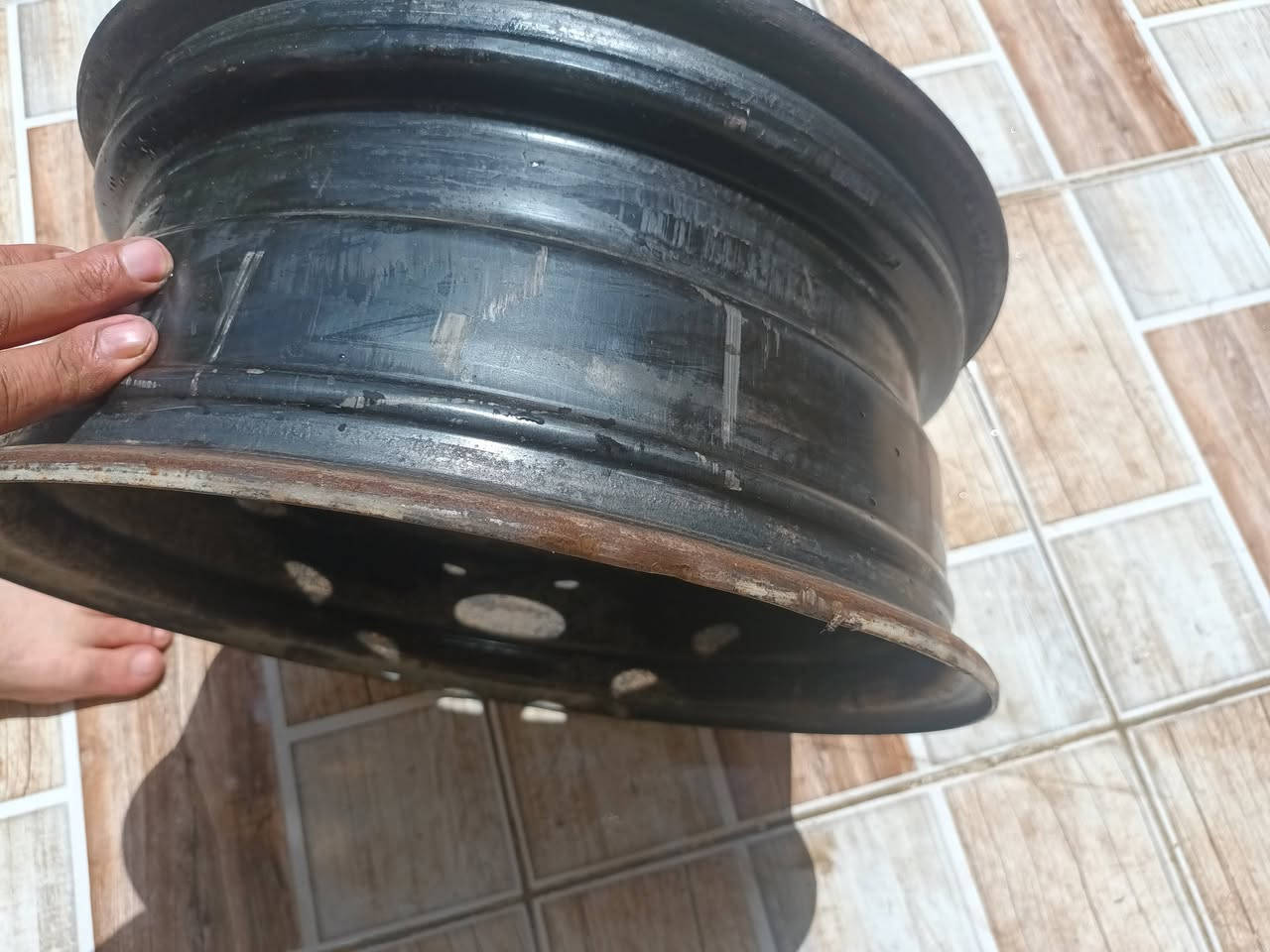 تخم ويل ١٦  كلايسر او كرفان الأصلي مع اطارات ٢ بحالة جيدة جدا و٢ تعبانات حلل واخذ بالي  يرضى الله  الي يريدهن يجي خاص


**إذا كنت صاحب هذا الإعلان وتريد حذفه لأي سبب، رجاءا أرسل رسالة إلى الدعم الفني**