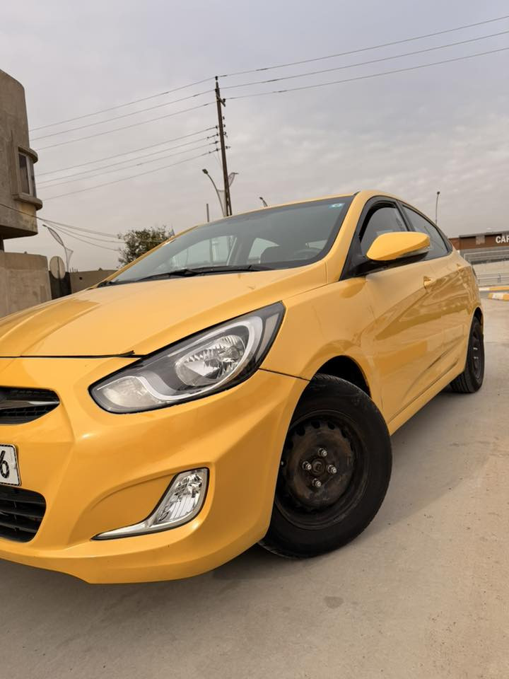 السلام عليكم اخوان اكسنت 13 تبديل فقط جاملق بدون دواخل بيها طخه خفيفه من ورى جاهزه السياره كبل للشغل وياله جدد تايرات جدد السيارة بأسمي تحويل ثاني يوم 87 بيها مجال ***********
***********
