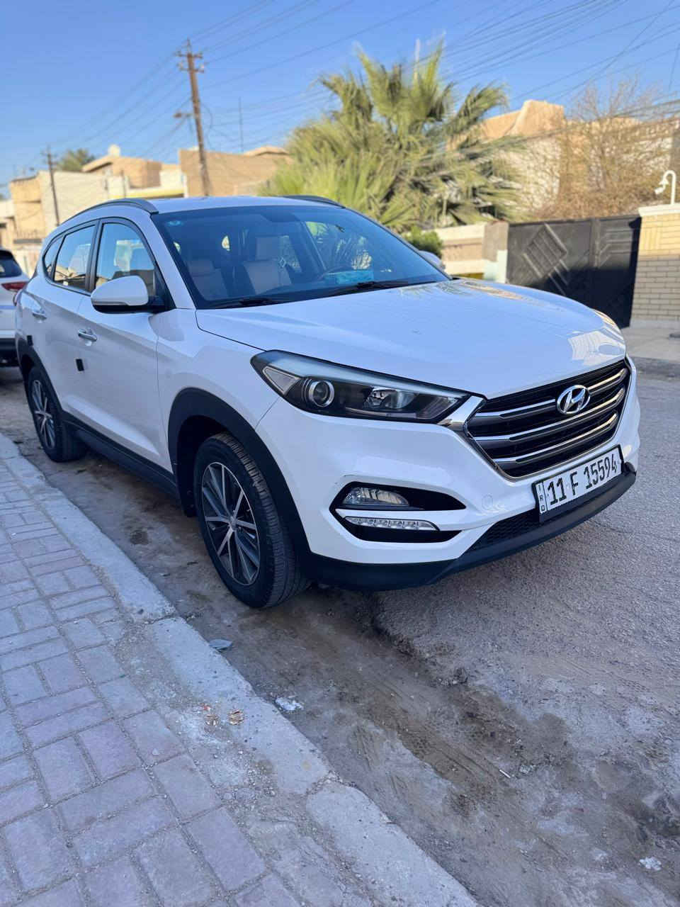 سلام عليكم توسان 2017 كلين ما ماشيه شاشة لمس كامرة خلفية سيارة جديدة ماشيه ٤٠ يعني اخت الجديدة لسستفسار علئ الرقم ***********
