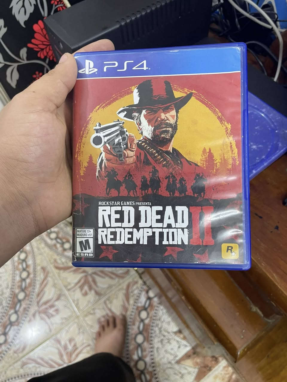 بلي فور للبيع مع يوبي اس الجهاز كلش مرتب وياه لعبتين ولثالثه نازله جيتي اي ورددردمبش البلي خير من الله مامفتوح جوستك ثنين تجاريه وصليه حبايب اني الله شاهد صار عليه 400قبل 5اشهر من خذيته انطيني سعرك واني خادمك رقمي وتساب فقط ***********
