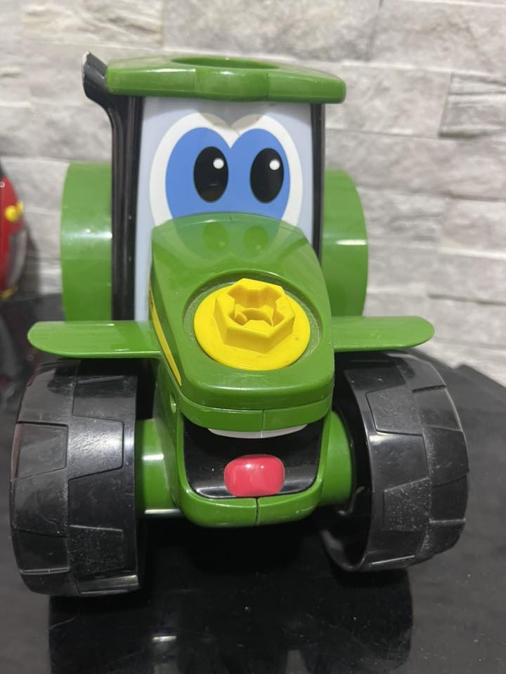 TOMY - Jeu de Construction Enfant,Je construis Mon Johnny de John Deere 46655, Jeu d'Assemblage, Jouet Éducatif, Premier


**إذا كنت صاحب هذا الإعلان وتريد حذفه لأي سبب، رجاءا أرسل رسالة إلى الدعم الفني**