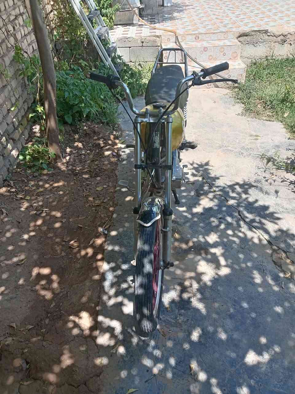 ***********

    175
