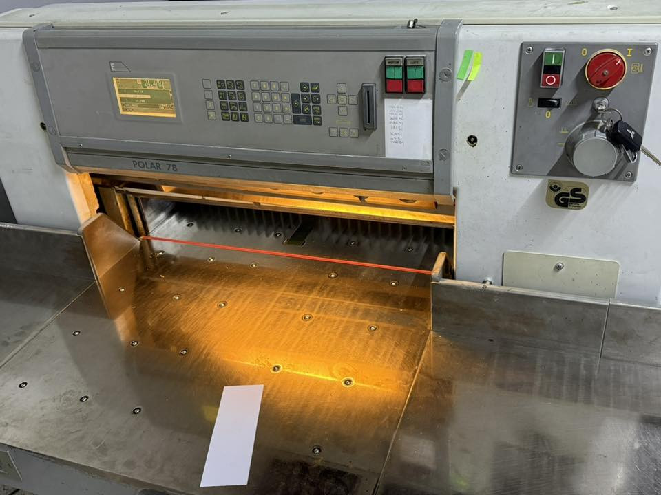 السلام عليكم، 
مقص بولر 78E للبيع، وارد سويسري و ابد ما مشتغل في العراق، المقص نظيف جداً تجي تفحص بيدك و بعدين تاخذة. 

✅سكينة اضافية تجي معاها و كامل عدتها. 
✅الموديل: 1996
✅القياس: 78 

مكاني زاخو: ***********
