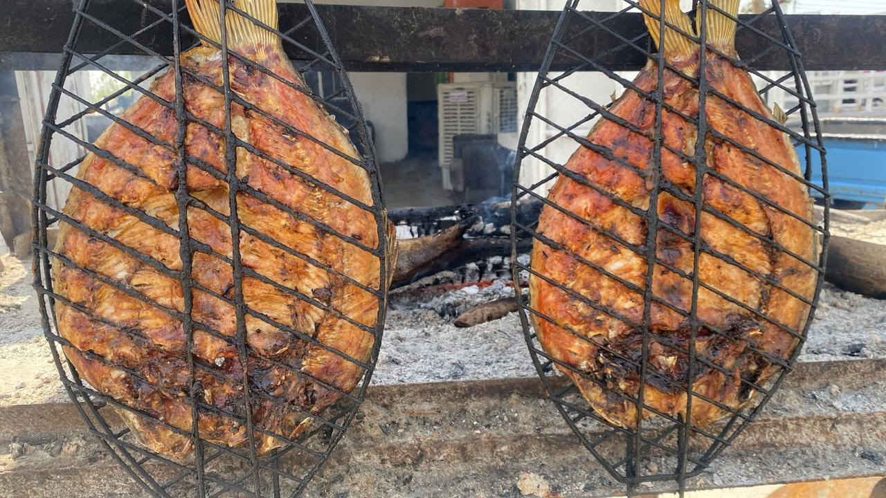 اللهم صل على محمد وآل محمد
اليوم أربعاء يعني سمك
وأطيب سمك عدنه🔥🔥 
كيلو سمك مشوي ٨٠٠٠🐟 🐟
كيلو سمك حي ٦٠٠٠ 🐟🐟
#حجز واتساب ***********
توصيل سريع ١٠٠٠ لكل البلوكات
واهلا وسهلا بالجميع 🌹🌹
