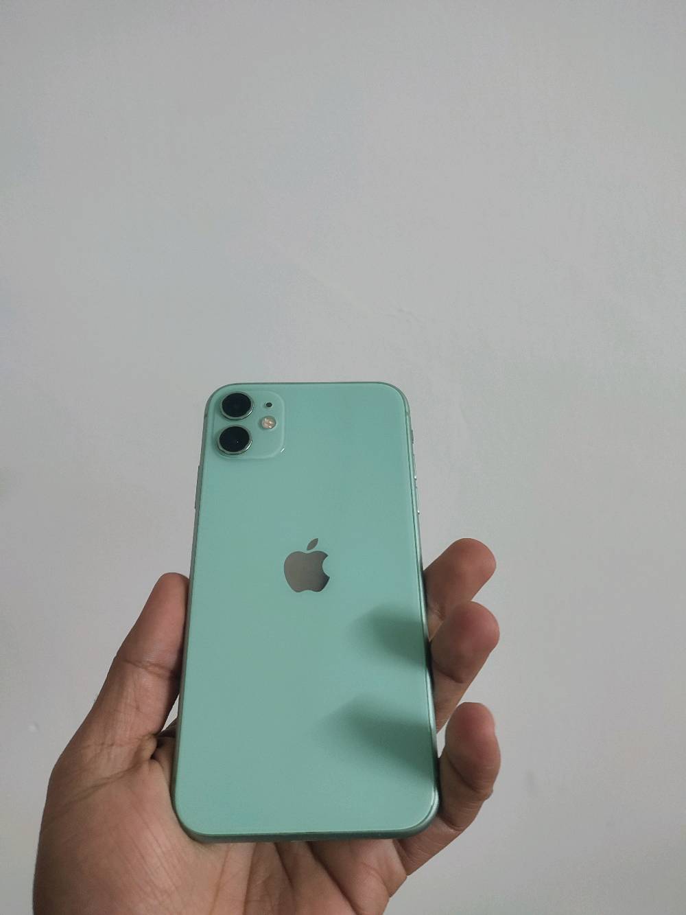 السلام عليكم ايفون 11عادي
الجهاز وتر كلشي ممبدل بي الجهاز يخبل 
كله شغال نت اتصال سماعات كامرات فيس ايدي 
الجهاز وتر على وضع الشركه كله شغال 
مامفتوح الذاكره 64البطاريه 72
الجهاز يخبل الشاحن مالته يوم كامل 
الجهاز مايتعب وبال عافيه على ياخذه 
الجهاز شرق اوسط 
السعر 275وبي مجال بسيط 
المكان بغداد السيديه
